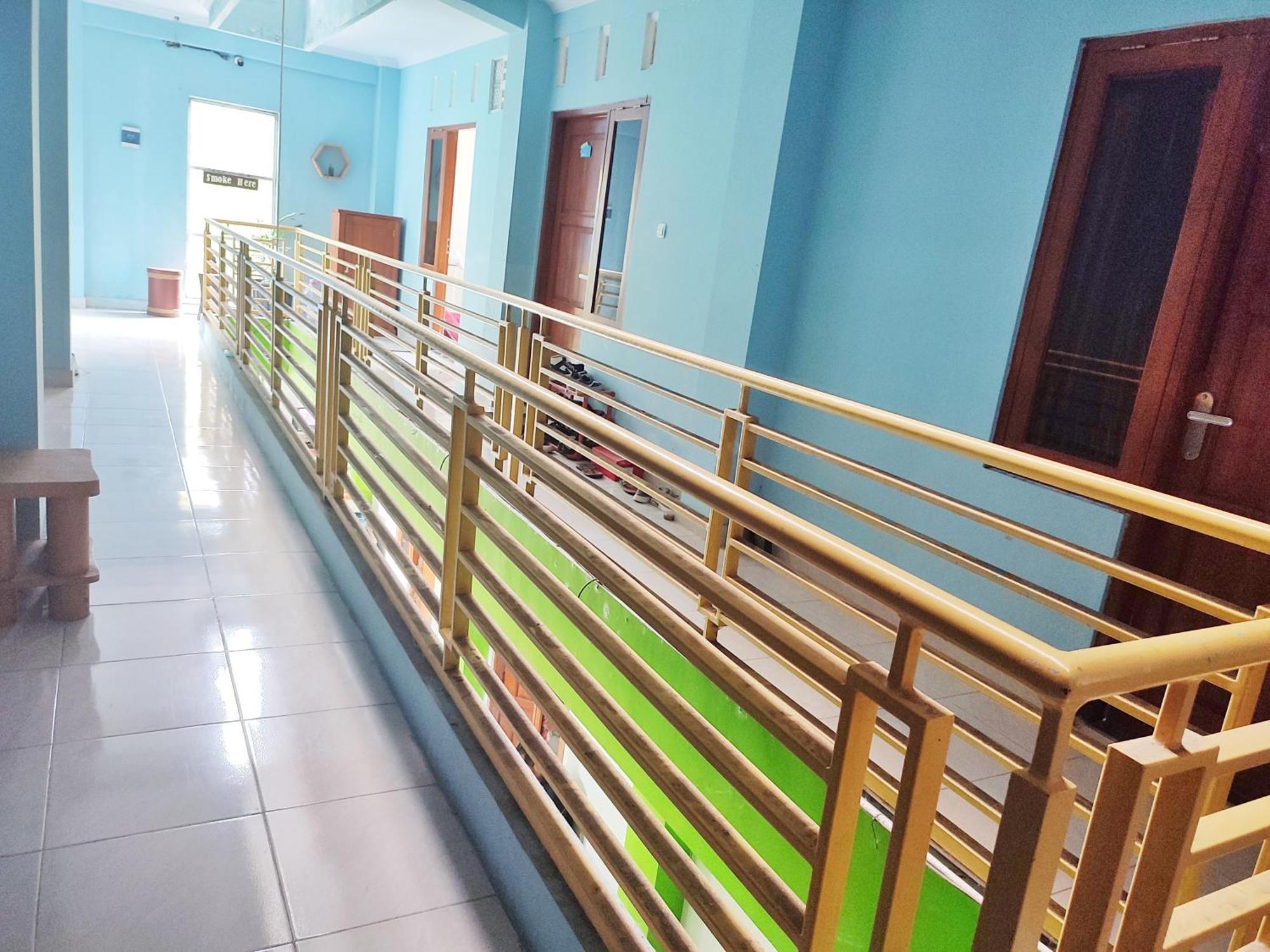 Happy Syariah Hotel Near Jombor Mitra Reddoorz Sleman  Exterior foto